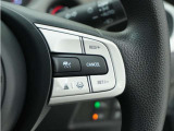 ◆アダプティブクルーズコントロール◆予め設定した車速内でクルマが自動的に加減速。前走車との適切な車間距離を維持しながら追従走行します。【LKAS】車線維持支援システムでステアリング操作を支援。