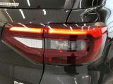 LEDテールライトです。省電力、高輝度のLEDは明るく照らすので夜間運転時の視認性を高めます。スタイリッシュな見た目で細かいところもこだわりたいあなたに!