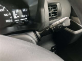 周囲の明るさに応じて自動で点灯・消灯します。薄暮時や夜間の運転においてとても便利です!
