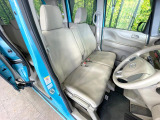 運転席シート廻りは使用感も少なく、良好な状態となっています。丁寧に使われていたことがよくわかりますね。