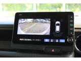 もちろんリアカメラも装備。安心、安全のために駐車時などの後方死角を減らします。また切り替えボタンを操作することで、ノーマルビュー・ワイドビュー・トップダウンビューの切り替えが可能です!