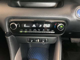 オートエアコンなので車内で快適に過ごせます。