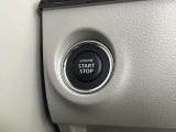 プッシュスタートですのでエンジンの始動もボタンを押すだけです