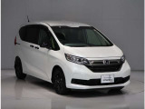 『ACC(車両追随機能)』で、予め設定した速度内で自動でスピードを調整。高速道路などの運転の時には、常に一定の車間距離を保つことができ、安全な運転と快適なドライブをサポートしてくれます。
