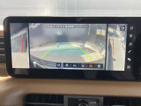 車両前方と左右両方が確認でき、狭い道での接触防止をサポートしてくれるサイドビュー。