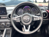 【純正革巻きステアリング】上質な革を使用することで、手にしっかり馴染みとても運転しやすいハンドルです♪