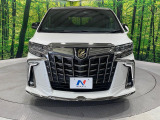 弊社では、全車『修復歴なし』のお車のみ取り扱っております。専任バイヤーによる厳選した仕入れの後、入庫後の車両チェックを行い、ネクステージが認定した高品質な中古車をご提供しております。