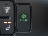 エンジン、エアコンなどを制御し低燃費な『ECONモード』に、また走りを楽しみたいとき、空調など快適性を重視したいときにはスイッチOFFで通常モードに切り替えができます!