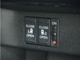◆両側電動スライドドア◆狭い駐車場でも乗り降りが楽々♪お子様が隣の車にドアを当ててしまう心配もございません!小さなお子様連れの方もこれで安心。