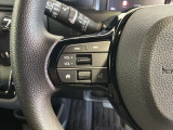 ステアリングにオーディオ操作スイッチが付いています。オーディオ画面に直接タッチしなくても操作が出来ますので、運転に集中できます。