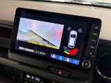 バックギアに入れるだけで自動でリヤカメラに切り替わります!車庫入れやバックが苦手な方にオススメ!