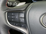ステアリングスイッチ装備!運転しながら手元でオーディオの操作などができます。