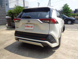 RAV4 2.0 G 4WD のTRDフルエアロ車が入荷! パノラマルーフ、レザーシート。日本全国納車可能です。皆様のお問い合わせお待ちしています。
