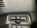 ハンドルの左下にETCがついています。高速道路の料金所の通過も楽々です。 カードの取り出しもしやすい場所についています。