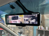 スマートルームミラーが付いているので、雨が降ってもクリアな後方視界が確保できます