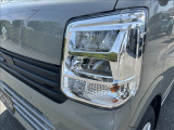 LEDのヘッドランプで夜間も明るく前方を照らします。