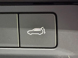 【パワーバックドア】スマートキーや運転席のボタンを押すだけでリアゲートが自動で開閉します!荷物を持っている時や、高い位置にあるバックドアを閉める際に便利な機能です♪