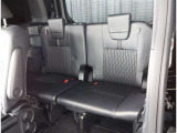 3列目シートもひろびろとしたスペースを確保しています。大人数でのお出かけもばっちりです!