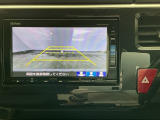 【後席用プルダウンモニター】後ろに乗車している人を飽きさせません♪ テレビやDVDビデオを見ながら楽しいドライブを♪使わない時は格納できますので、ジャマになる事もありません♪