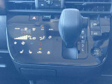 オートエアコンで温度調整も楽チン!四季を問わず快適に運転することが出来ます。