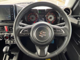 【純正革巻きステアリング】上質な革を使用することで、手にしっかり馴染みとても運転しやすいハンドルです♪