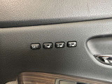 【運転席ポジションメモリー付パワーシート】ワンタッチで記憶させていたシートの前後・リクライニングはもちろんシートリフターも備えます☆快適なドライブをお楽しみ下さい♪