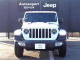 7スロットグリルはJEEPの象徴的フロントマスクとなります。