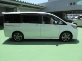 HONDA独創の低重心設計によりコーナーでもふらつきにくいすぐれた操縦安定性を獲得。ゆれが苦手なお子様も安心です。