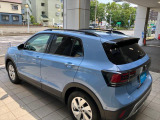 ダークインテッドガラス(プライバシーガラス)装着車です。