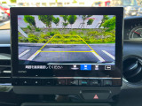 バックでの駐車が苦手な方や運転にあまり自信のない方でも後方の視界をしっかりサポート。安心して車庫入れが出来るバックカメラを装備しています!