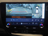 バックカメラ付きで運転が苦手な方の車庫入れもラクラクです。後方の死角部分がモニターに映し出されるので安全性もアップ!