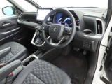 シンプルで使いやすいデザインの運転席です。
