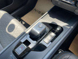☆ オートホールド機能は、信号待ちなどでブレーキを踏み続けなくてもブレーキをかけてくれます ☆
