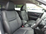 【シート調節】前後にスライドするだけでなく、シートの高さも調節することができます。広い視野や自身にあった運転姿勢を確保。快適で安全なドライブをお楽しみ下さい♪