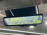 【デジタルインナーミラー】後席の大きな荷物や同乗者で後方が確認しづらい時でも安心!カメラが撮影した車両後方の映像をルームミラー内に表示。クリアな視界で状況の確認が可能です!
