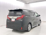 沢山乗れるのがこの車の魅力!2台で移動しないと・・・なんて時もこの車なら1台で!大活躍です♪