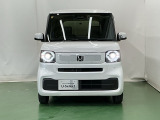 LEDヘッドライトを装備しています。LEDヘッドライトはとても明るく、雨の日や夜間走行も安全・安心です。オートライトコントロール付きで周囲の明るさに応じて自動で点灯・消灯します