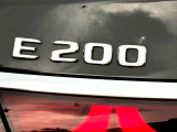 E200エンブレム