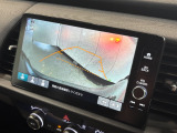 バックギアに入れるだけで自動でリヤカメラに切り替わります!車庫入れやバックが苦手な方にオススメ!
