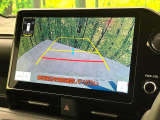 【バックカメラ】駐車時に後方がリアルタイム映像で確認できます。大型商業施設や立体駐車場での駐車時や、夜間のバック時に大活躍!運転スキルに関わらず、今や必須となった装備のひとつです!