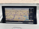 ●純正ナビ:一体感のあるナビは、高級感ある車内を演出してくれます。Bluetooth再生などオーディオ機能も充実しておりますので、運転もより楽しめます♪