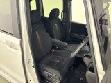 前席の画像です。是非運転席に座っていただき視界等をご確認ください。