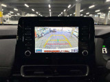 ディスプレイオーディオやカーナビは、現代のドライブにおいて欠かせない装備のひとつです。初めての場所でも迷いにくく、快適なルート案内で運転をサポートします。移動中のエンターテインメント性も高まります。