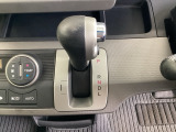 発進時から滑らかに加速する無段階変速のCVTはストップ&ゴーの多い街の中も快適です