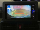 バックガイドモニターで、後方を確認しながら安心して駐車することができます。運転初心者も熟練者も必須の機能ですよ!