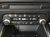 オートエアコン装備で、温度設定のみをしていただければ、快適な室内空間になります!