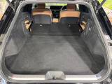 後席を格納すると、これだけの広さが!シーンに合わせたシートアレンジで、大きな荷物も積むことが出来ます♪