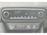お好きな温度に設定すれば自動的に温度を調節、車内を快適空間に仕上げてくれます。
