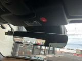 【マツダエマージェンシーコール】エアバッグ作動時や衝突時、車内のSOSボタンを押した際に、24時間365日いつでも緊急通報を行い、オペレーターが必要に応じて救急・警察を手配します。万が一の時も安心!