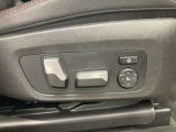 シートは電動シートとなっており、運転席のシート位置も記憶出来ます!!